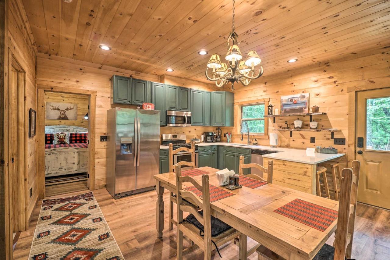 Peaceful Cabin On 3 Private Acres Deck And Fire Pit Blairsville Exterior photo