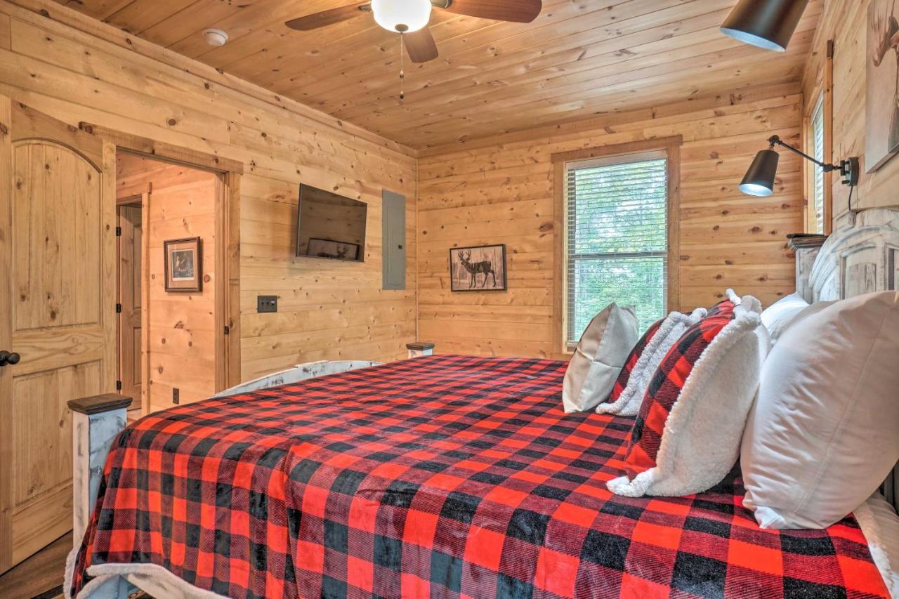 Peaceful Cabin On 3 Private Acres Deck And Fire Pit Blairsville Exterior photo